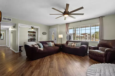 21251 Sierra Vista Dr, Tehachapi, CA 93561 photo 3