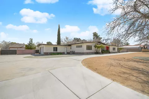 43528 27th St W, Lancaster, CA 93536 photo 2