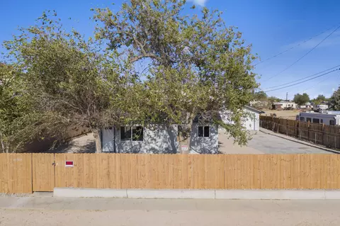 43540 6th St, Lancaster, CA 93535 photo 2