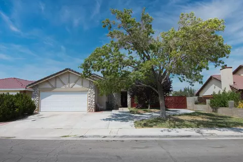 3219 Sunridge Ct, Palmdale, CA 93550 photo 2
