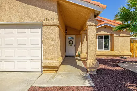43642 17th St E, Lancaster, CA 93535 photo 2