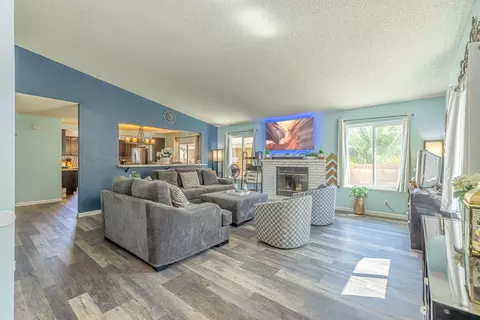 43642 17th St E, Lancaster, CA 93535 photo 4