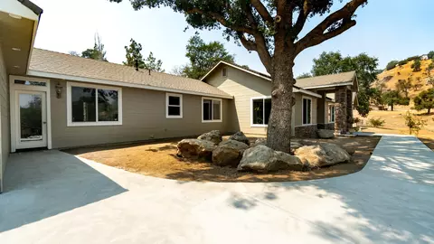 18641 Wingfoot Ct, Tehachapi, CA 93561 photo 2