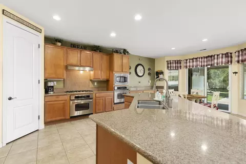 3746 Paddock Way, Lancaster, CA 93536 photo 12