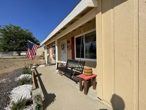21521 San Gabriel Dr, Tehachapi, CA 93561 photo 3