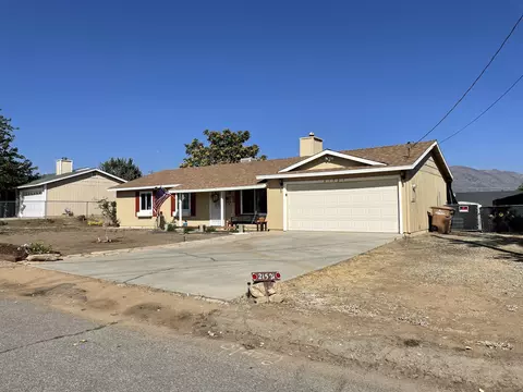 21521 San Gabriel Dr, Tehachapi, CA 93561 photo 2
