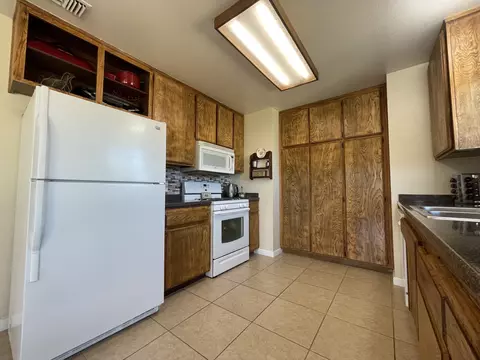 21521 San Gabriel Dr, Tehachapi, CA 93561 photo 9