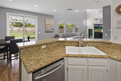 4303 Vahan Ct, Lancaster, CA 93536 photo 8