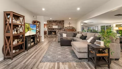 44660 Lowtree Ave, Lancaster, CA 93534 photo 14