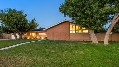 44660 Lowtree Ave, Lancaster, CA 93534 photo 2