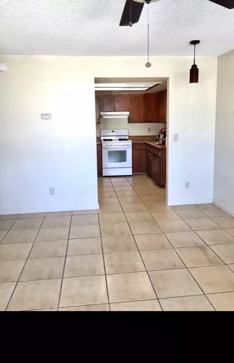 16026 K St, Mojave, CA 93501 photo 2