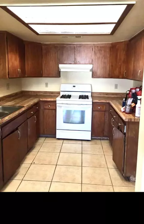 16026 K St, Mojave, CA 93501 photo 4