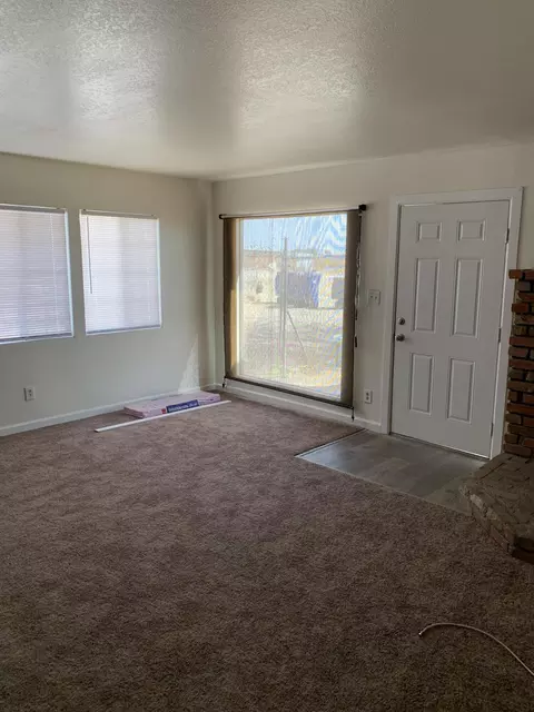 48502 95th St E, Lancaster, CA 93535 photo 2