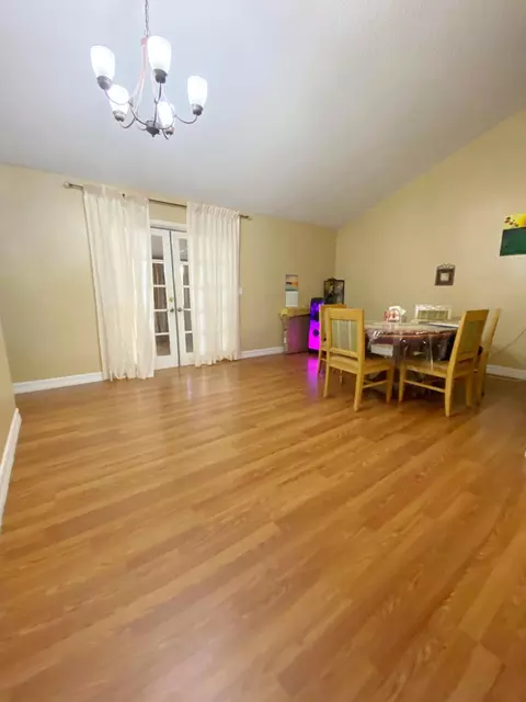 44928 Hanstead Ave, Lancaster, CA 93535 photo 3