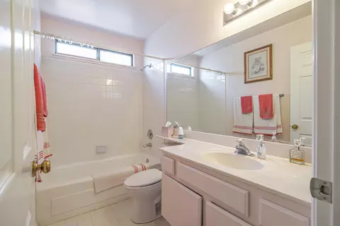 1036 Angela Ct E, Lancaster, CA 93535 photo 13