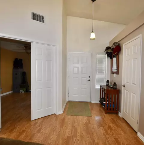 1832 S4 Ave, Palmdale, CA 93550 photo 4
