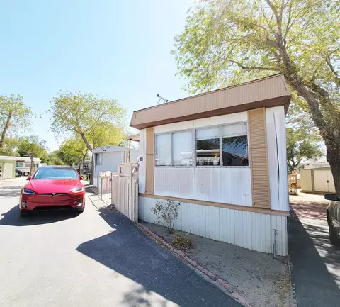 45131 28th St E #SPC 18, Lancaster, CA 93535 photo 1
