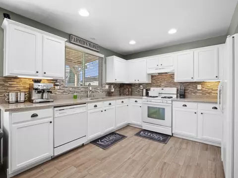 1548 Torbay Ct, Lancaster, CA 93534 photo 14