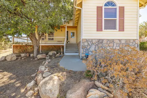 21220 Prospect Ave, Tehachapi, CA 93561 photo 4