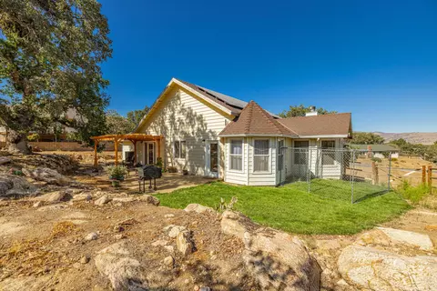 21220 Prospect Ave, Tehachapi, CA 93561 photo 27