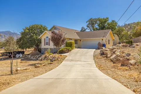 21220 Prospect Ave, Tehachapi, CA 93561 photo 2