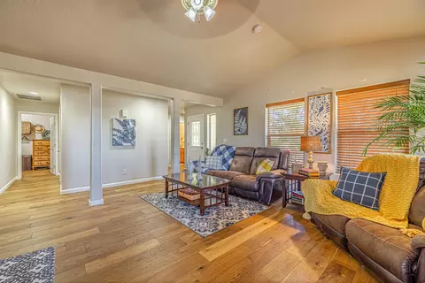21220 Prospect Ave, Tehachapi, CA 93561 photo 7