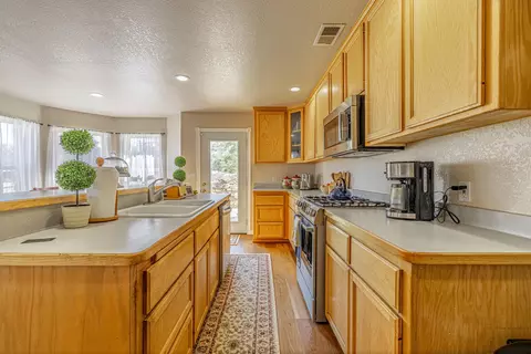 21220 Prospect Ave, Tehachapi, CA 93561 photo 9