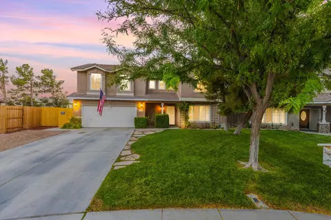 6348 Jonathon St, Lancaster, CA 93536 photo 2