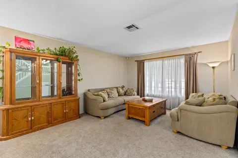 6348 Jonathon St, Lancaster, CA 93536 photo 6