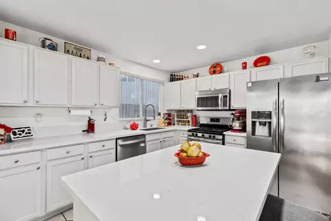 6348 Jonathon St, Lancaster, CA 93536 photo 14