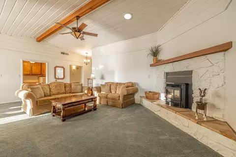 23781 Lakeview Dr, Tehachapi, CA 93561 photo 11