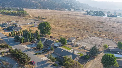 23781 Lakeview Dr, Tehachapi, CA 93561 photo 42