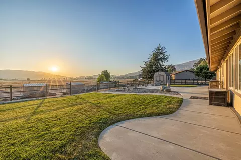 23781 Lakeview Dr, Tehachapi, CA 93561 photo 35