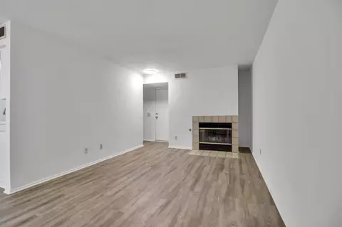 1846 Ave J2 E #4, Lancaster, CA 93535 photo 3