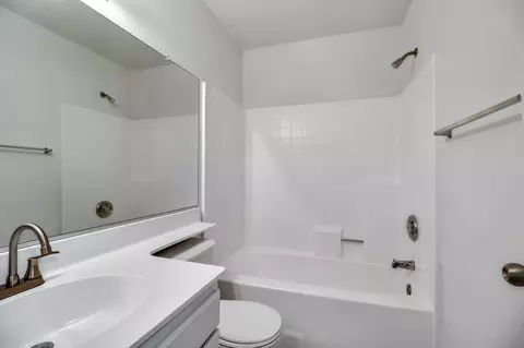 1846 Ave J2 E #4, Lancaster, CA 93535 photo 14
