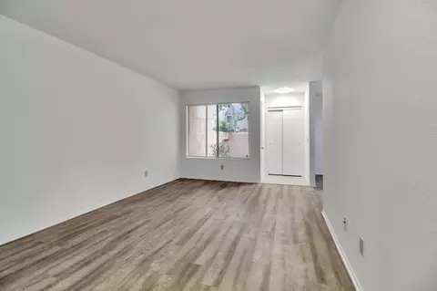 1846 Ave J2 E #4, Lancaster, CA 93535 photo 2