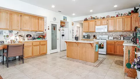 6344 Scalea Ct, Palmdale, CA 93552 photo 5