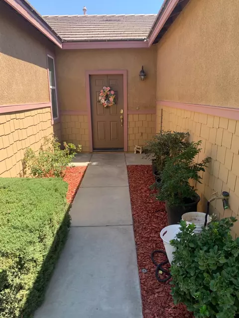 45544 2nd St E, Lancaster, CA 93535 photo 2