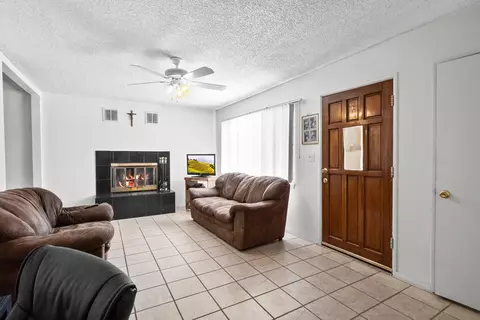 3205 Ave Q4 E, Palmdale, CA 93550 photo 4