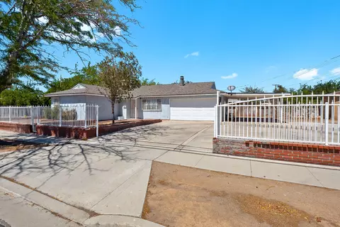 3205 Ave Q4 E, Palmdale, CA 93550 photo 2