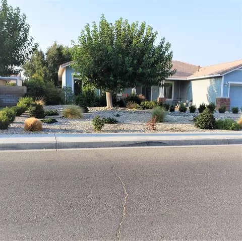 4741 Kindling Ct, Lancaster, CA 93536 photo 2