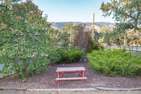 28200 Bear Valley Rd, Tehachapi, CA 93561 photo 11