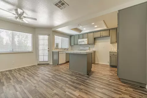 42947 Fenner Ave, Lancaster, CA 93534 photo 7