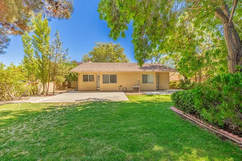42947 Fenner Ave, Lancaster, CA 93534 photo 22