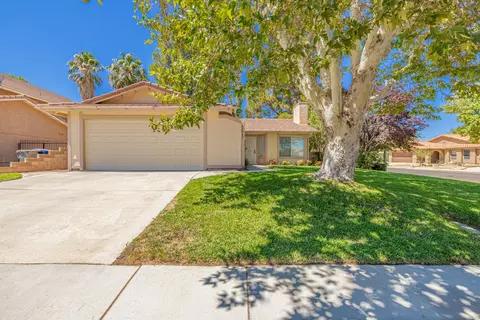 42947 Fenner Ave, Lancaster, CA 93534 photo 1