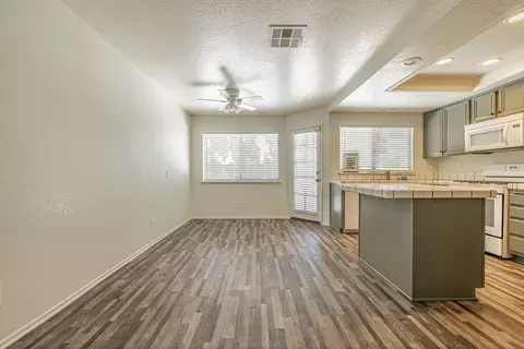 42947 Fenner Ave, Lancaster, CA 93534 photo 8