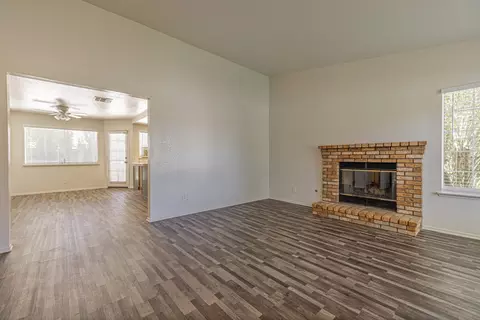 42947 Fenner Ave, Lancaster, CA 93534 photo 6