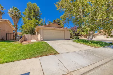 42947 Fenner Ave, Lancaster, CA 93534 photo 3
