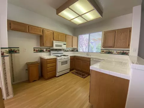 42013 Ash Ct, Quartz Hill, CA 93536 photo 10
