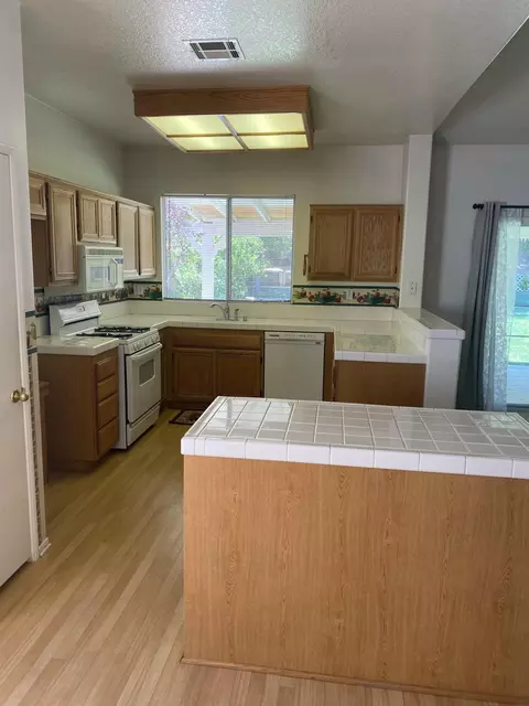 42013 Ash Ct, Quartz Hill, CA 93536 photo 13